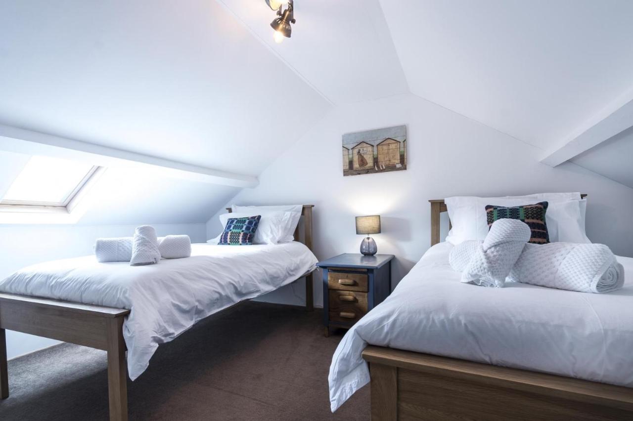 Foxglove - Luxurious Barn Conversion - Blossom Farm Johnston Экстерьер фото