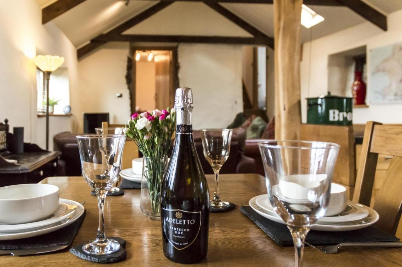 Foxglove - Luxurious Barn Conversion - Blossom Farm Johnston Экстерьер фото