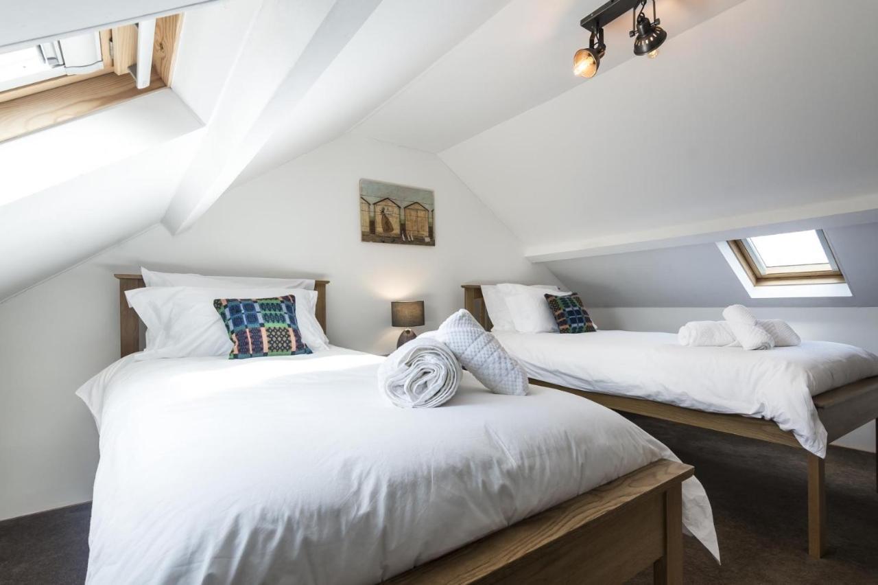 Foxglove - Luxurious Barn Conversion - Blossom Farm Johnston Экстерьер фото