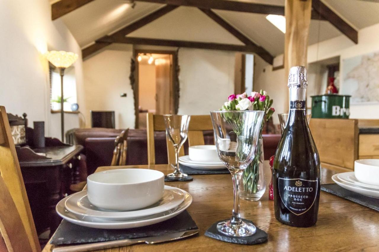 Foxglove - Luxurious Barn Conversion - Blossom Farm Johnston Экстерьер фото